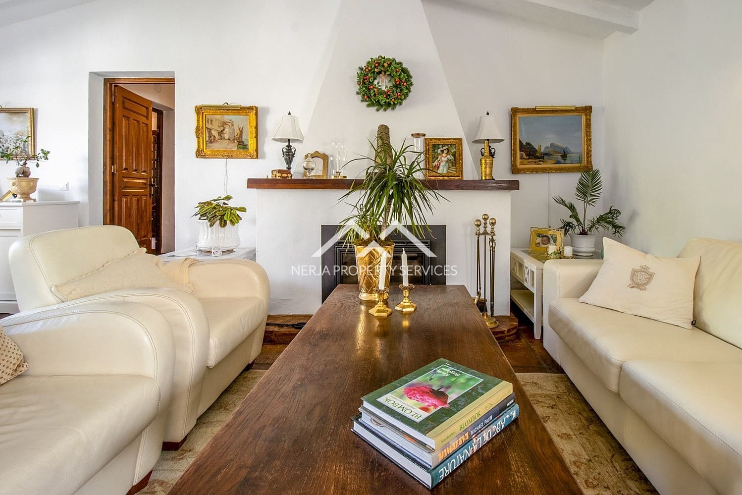4 bedroom Villa for sale in Nerja with pool - € 995,000 (Ref: 9834652)