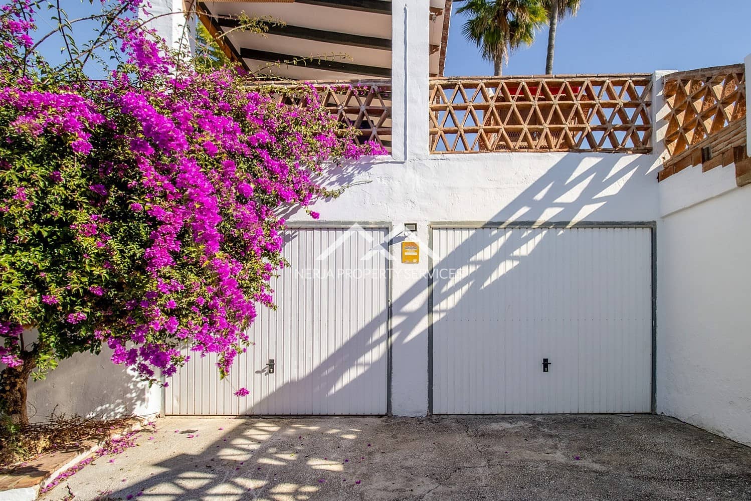 4 bedroom Villa for sale in Nerja with pool - € 995,000 (Ref: 9834652)