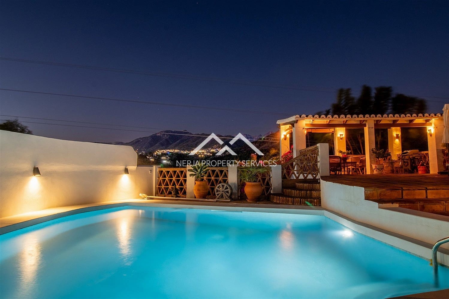 4 bedroom Villa for sale in Nerja with pool - € 995,000 (Ref: 9834652)