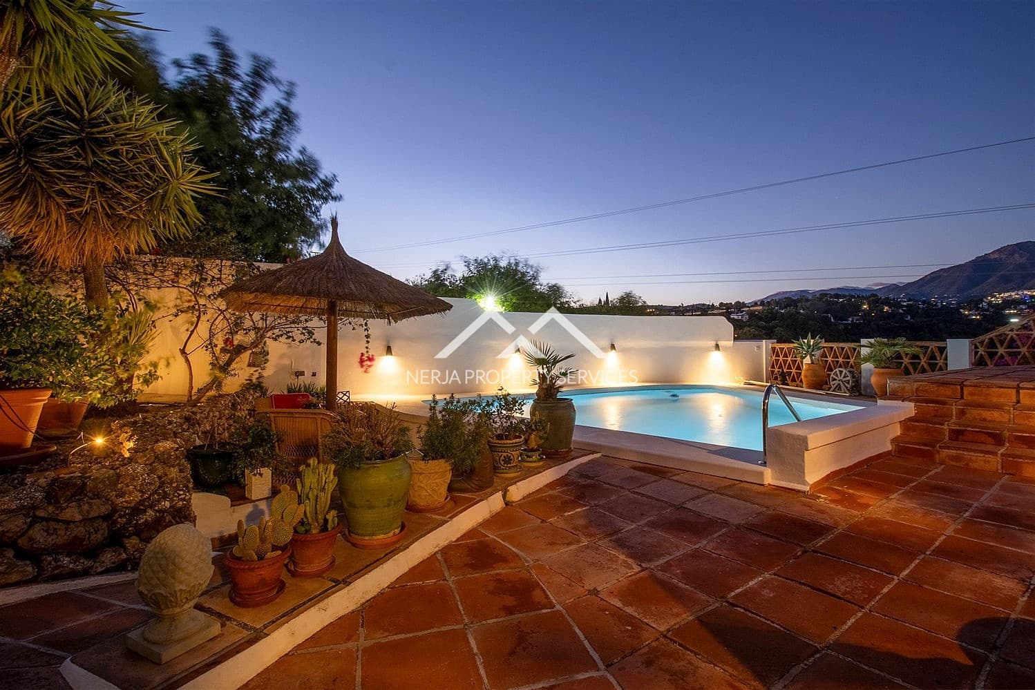 4 bedroom Villa for sale in Nerja with pool - € 995,000 (Ref: 9834652)