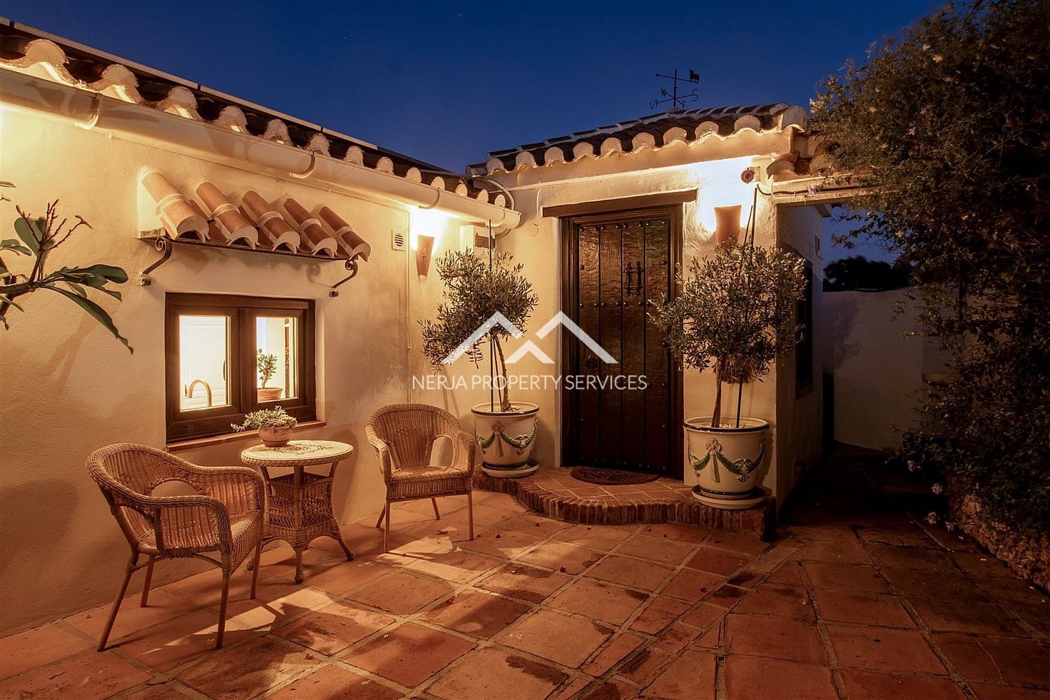 4 bedroom Villa for sale in Nerja with pool - € 995,000 (Ref: 9834652)