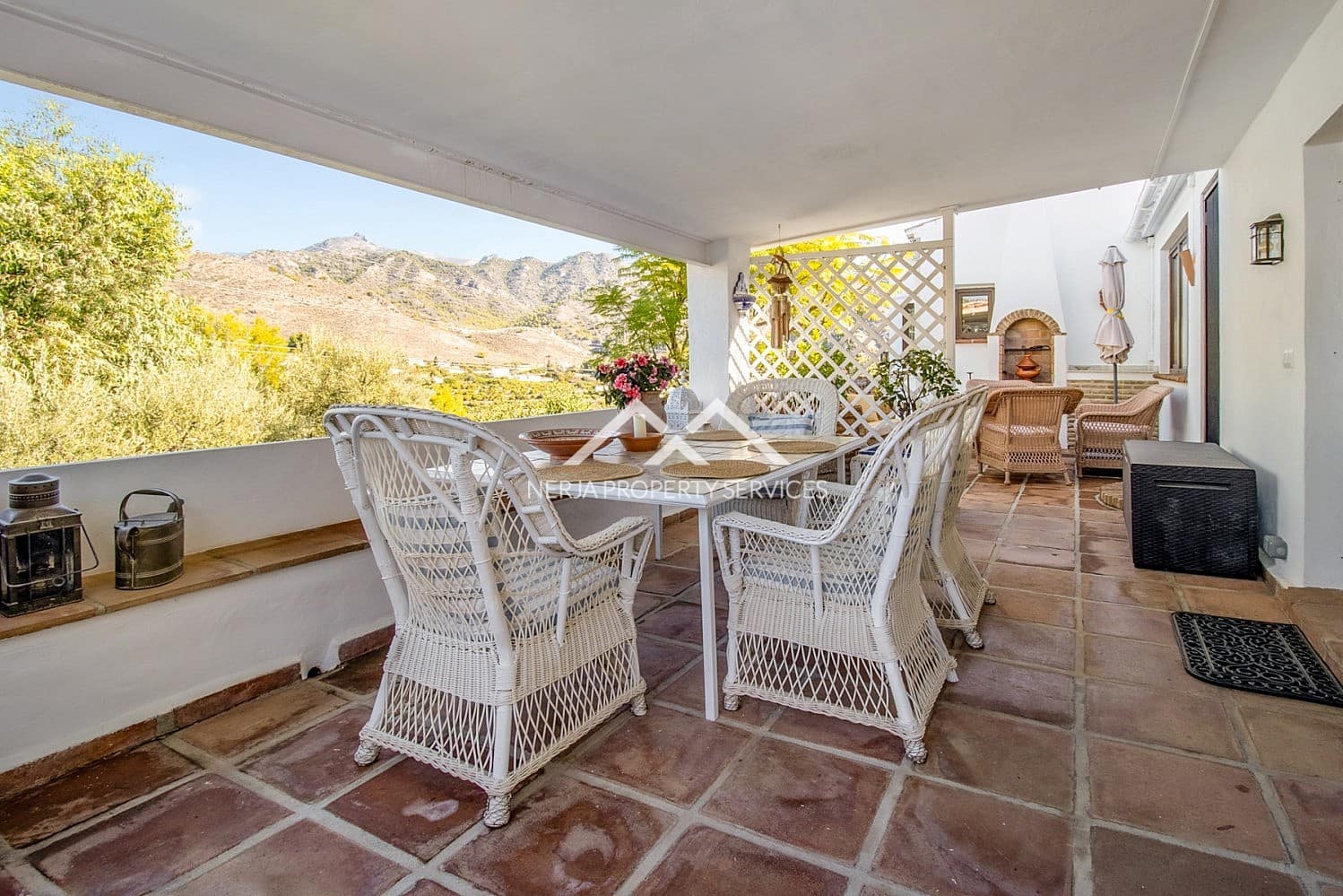 4 bedroom Villa for sale in Nerja with pool - € 995,000 (Ref: 9834652)