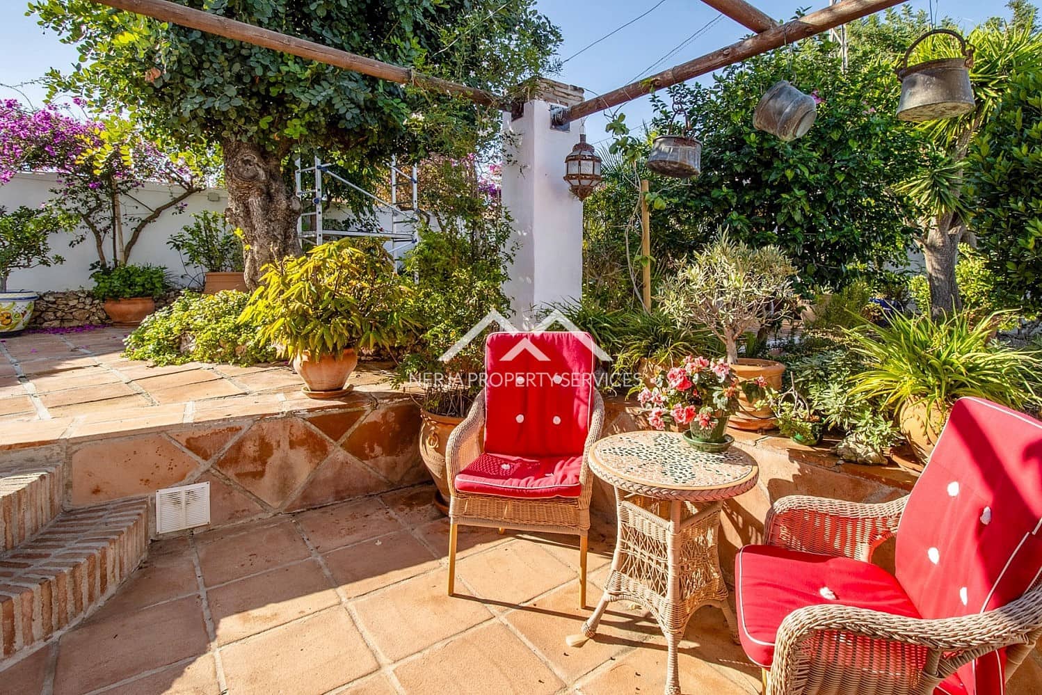 4 bedroom Villa for sale in Nerja with pool - € 995,000 (Ref: 9834652)