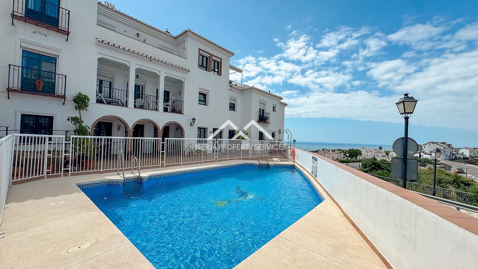 2 bedroom Apartment for sale in Frigiliana with pool garage - € 285,000 (Ref: 9834653)