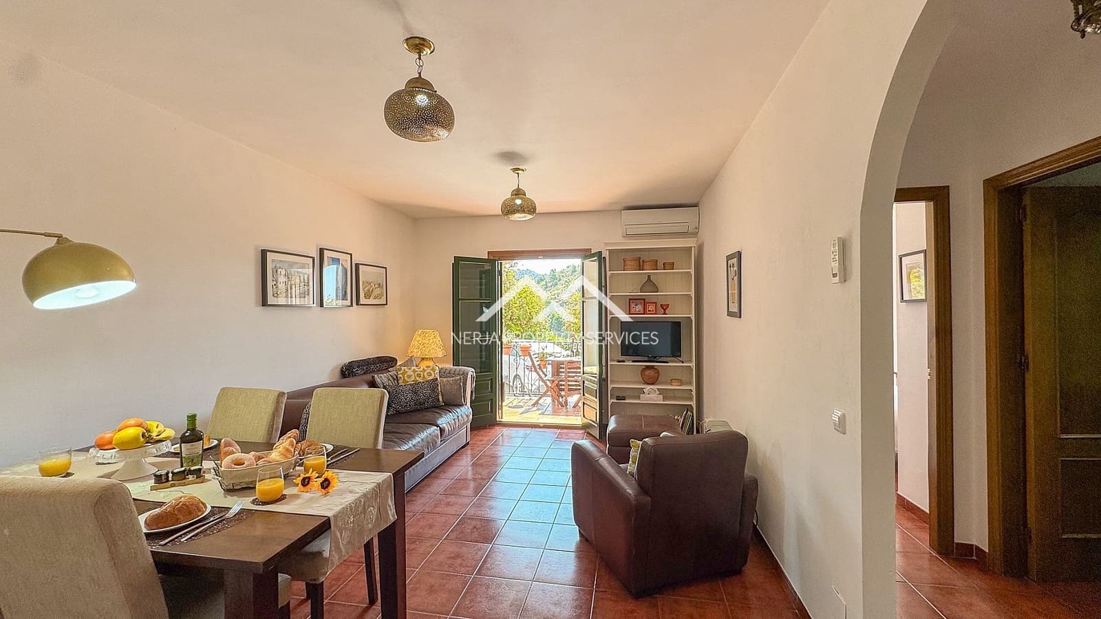 2 bedroom Apartment for sale in Frigiliana with pool garage - € 285,000 (Ref: 9834653)
