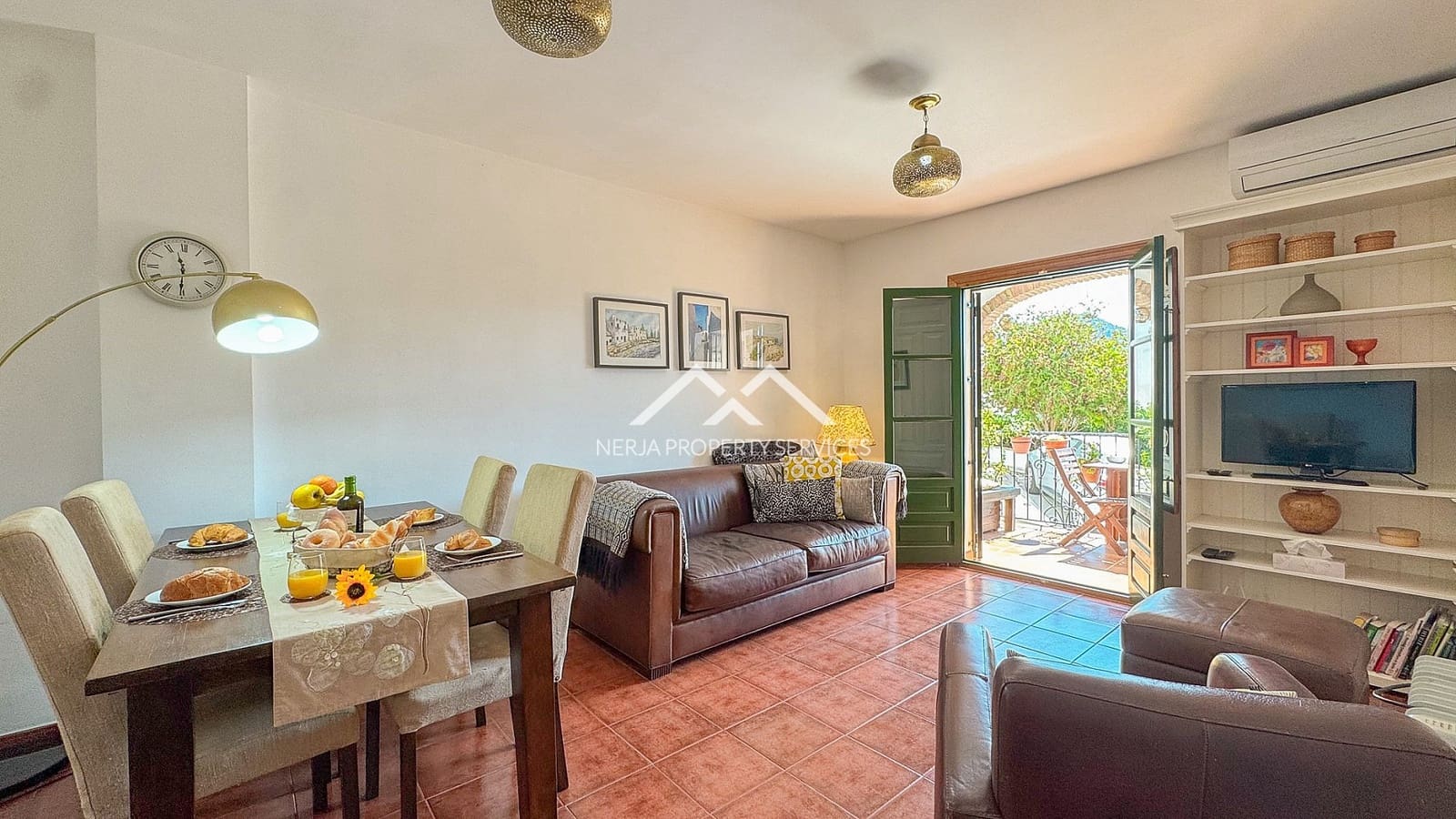 2 bedroom Apartment for sale in Frigiliana with pool garage - € 285,000 (Ref: 9834653)