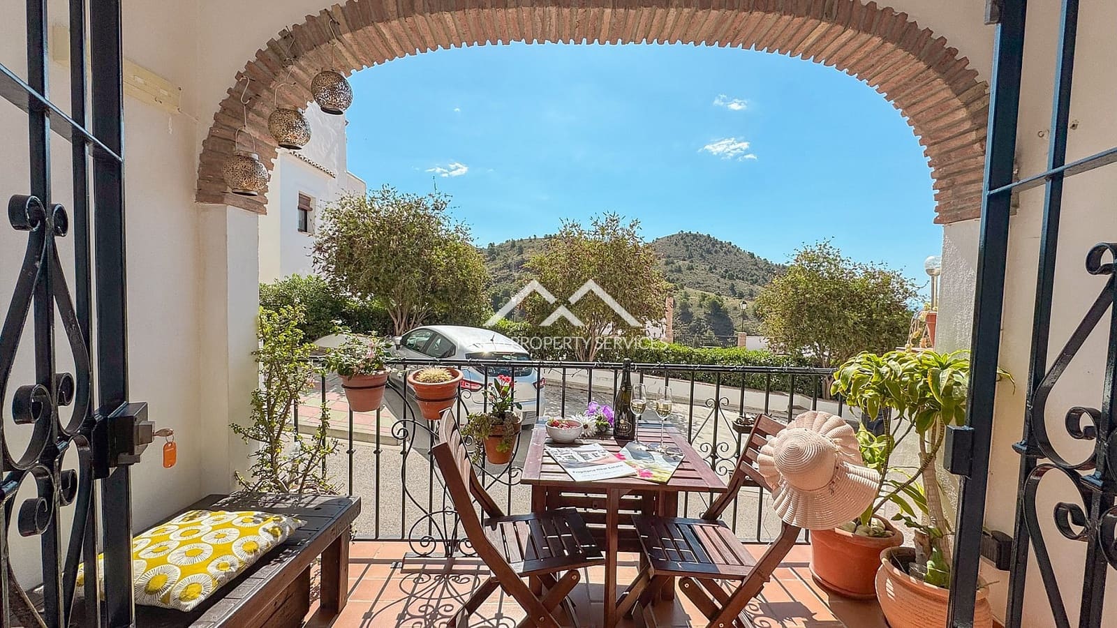 2 bedroom Apartment for sale in Frigiliana with pool garage - € 285,000 (Ref: 9834653)
