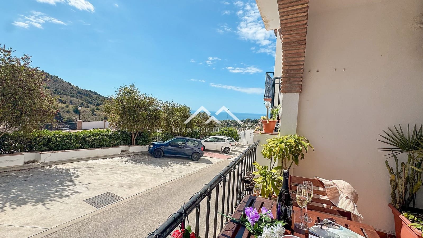 2 bedroom Apartment for sale in Frigiliana with pool garage - € 285,000 (Ref: 9834653)