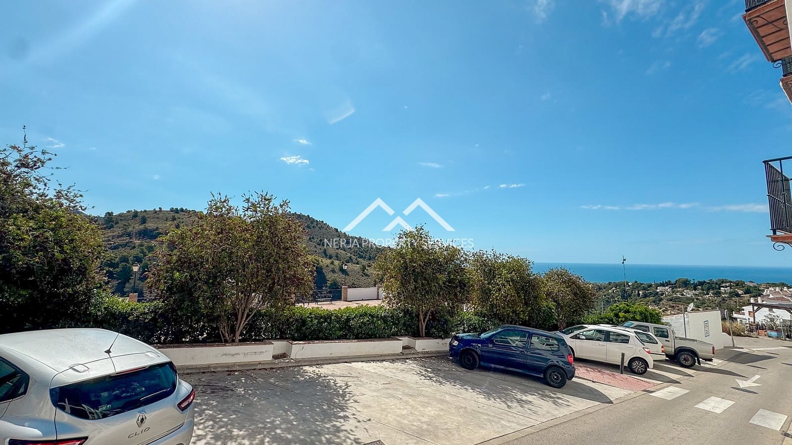 2 bedroom Apartment for sale in Frigiliana with pool garage - € 285,000 (Ref: 9834653)