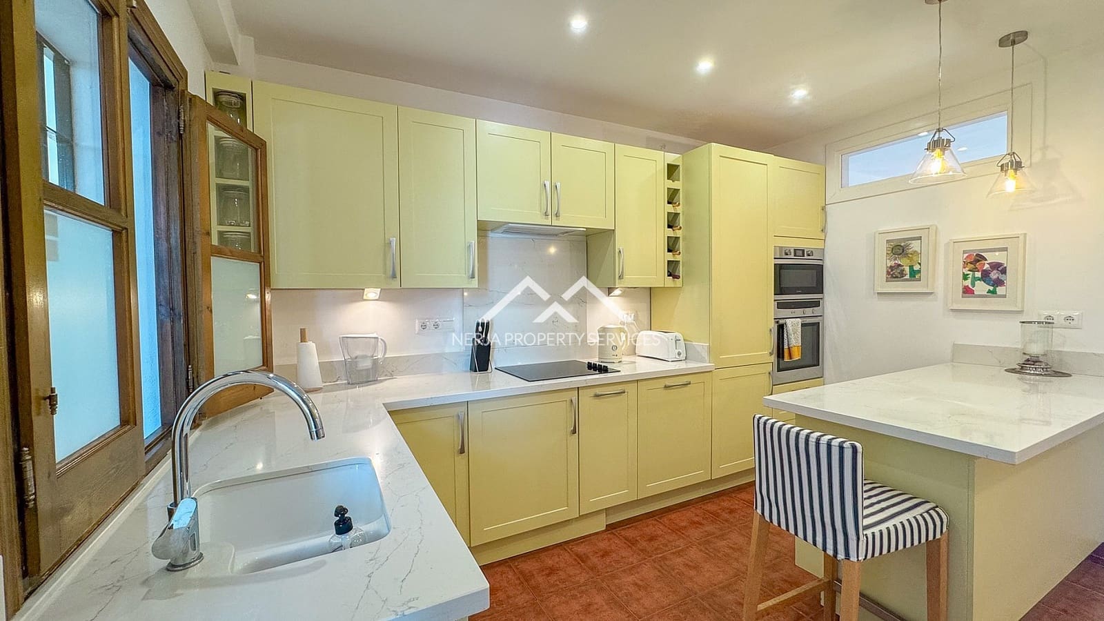 2 bedroom Apartment for sale in Frigiliana with pool garage - € 285,000 (Ref: 9834653)