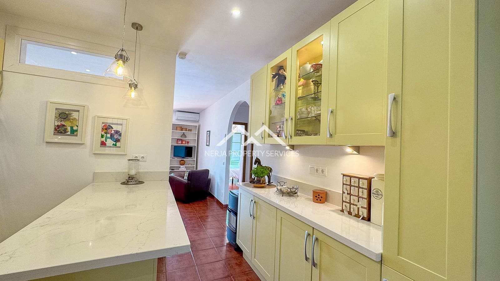 2 bedroom Apartment for sale in Frigiliana with pool garage - € 285,000 (Ref: 9834653)