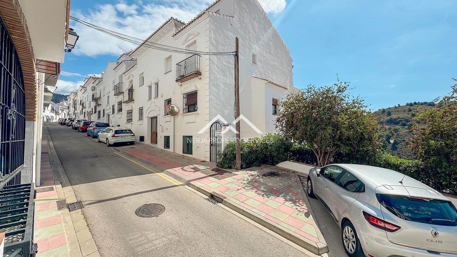 2 bedroom Apartment for sale in Frigiliana with pool garage - € 285,000 (Ref: 9834653)
