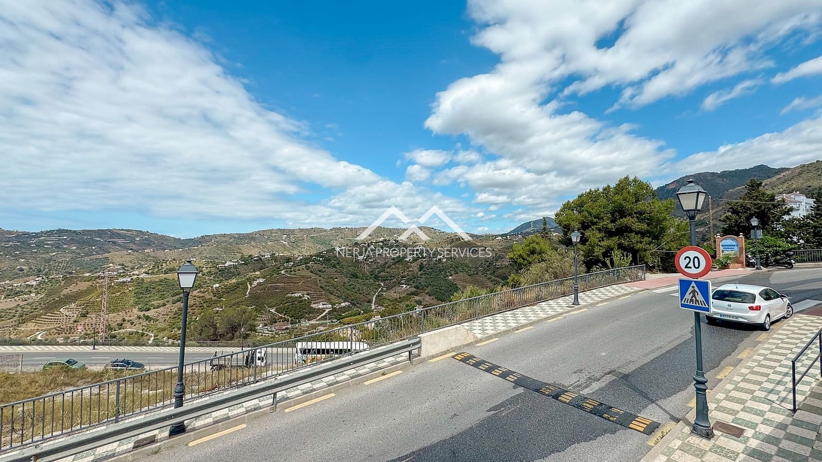 2 bedroom Apartment for sale in Frigiliana with pool garage - € 285,000 (Ref: 9834653)