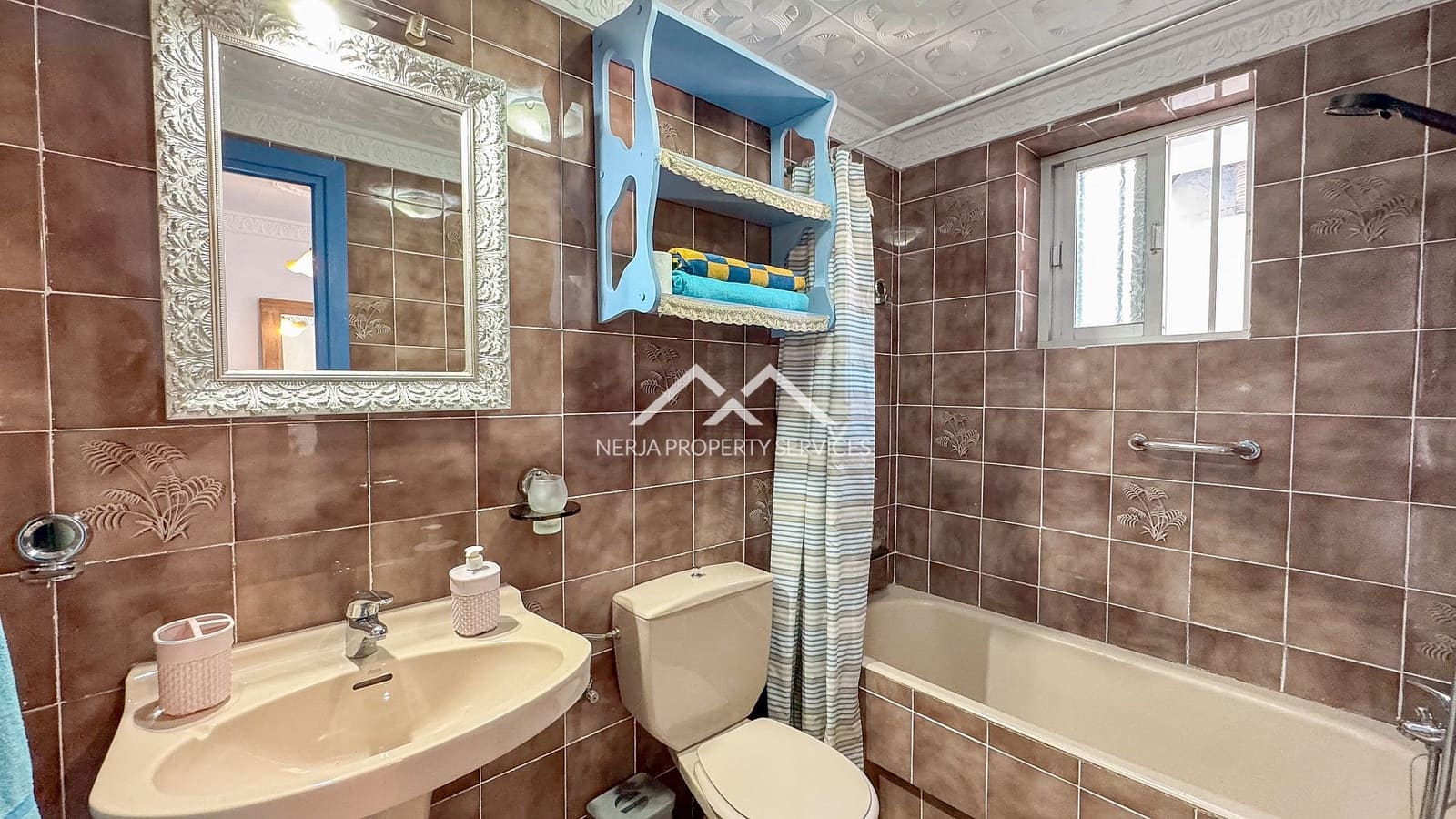 Casa de 3 habitaciones en Frigiliana en venta - 329.000 € (Ref: 9836749)