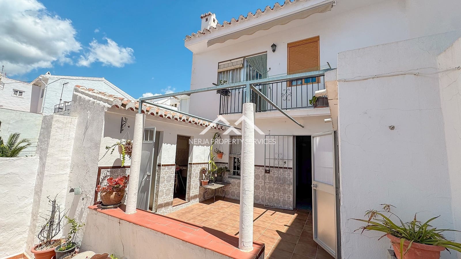 Casa de 3 habitaciones en Frigiliana en venta - 329.000 € (Ref: 9836749)