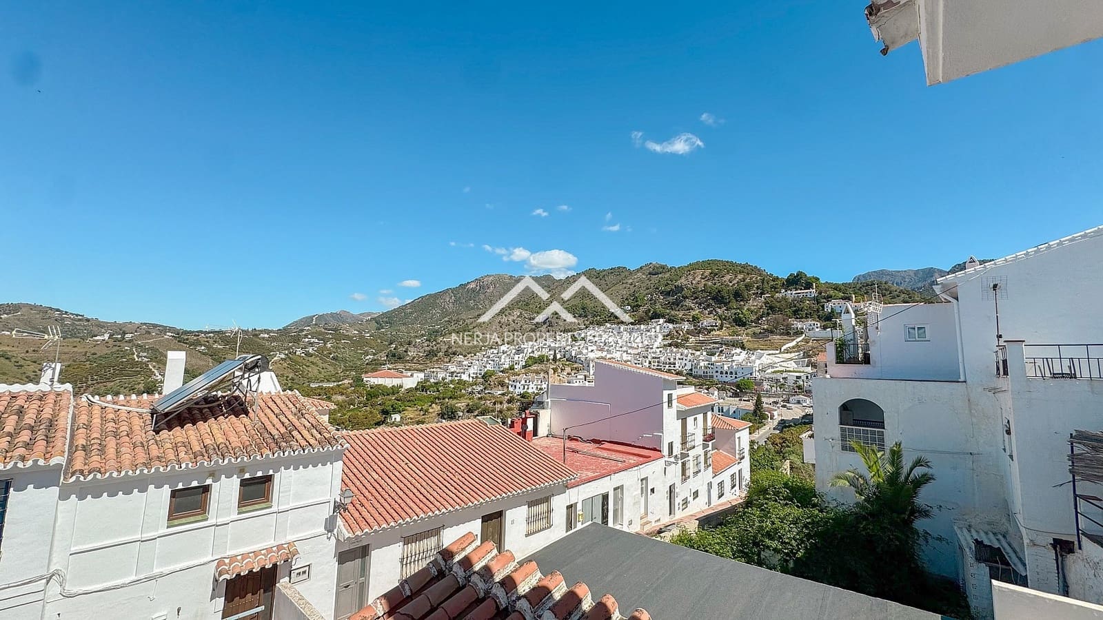 Casa de 3 habitaciones en Frigiliana en venta - 329.000 € (Ref: 9836749)