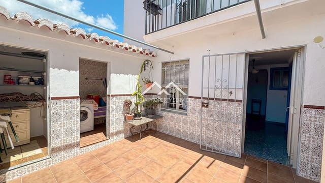 Casa de 3 habitaciones en Frigiliana en venta - 329.000 € (Ref: 9836749)