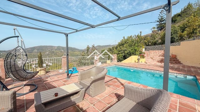 3 slaapkamer Villa te huur in Torrox Pueblo, Torrox met zwembad garage - € 1.500 (Ref: 9838244)