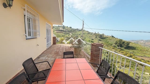 3 slaapkamer Villa te huur in Torrox Pueblo, Torrox met zwembad garage - € 1.500 (Ref: 9838244)