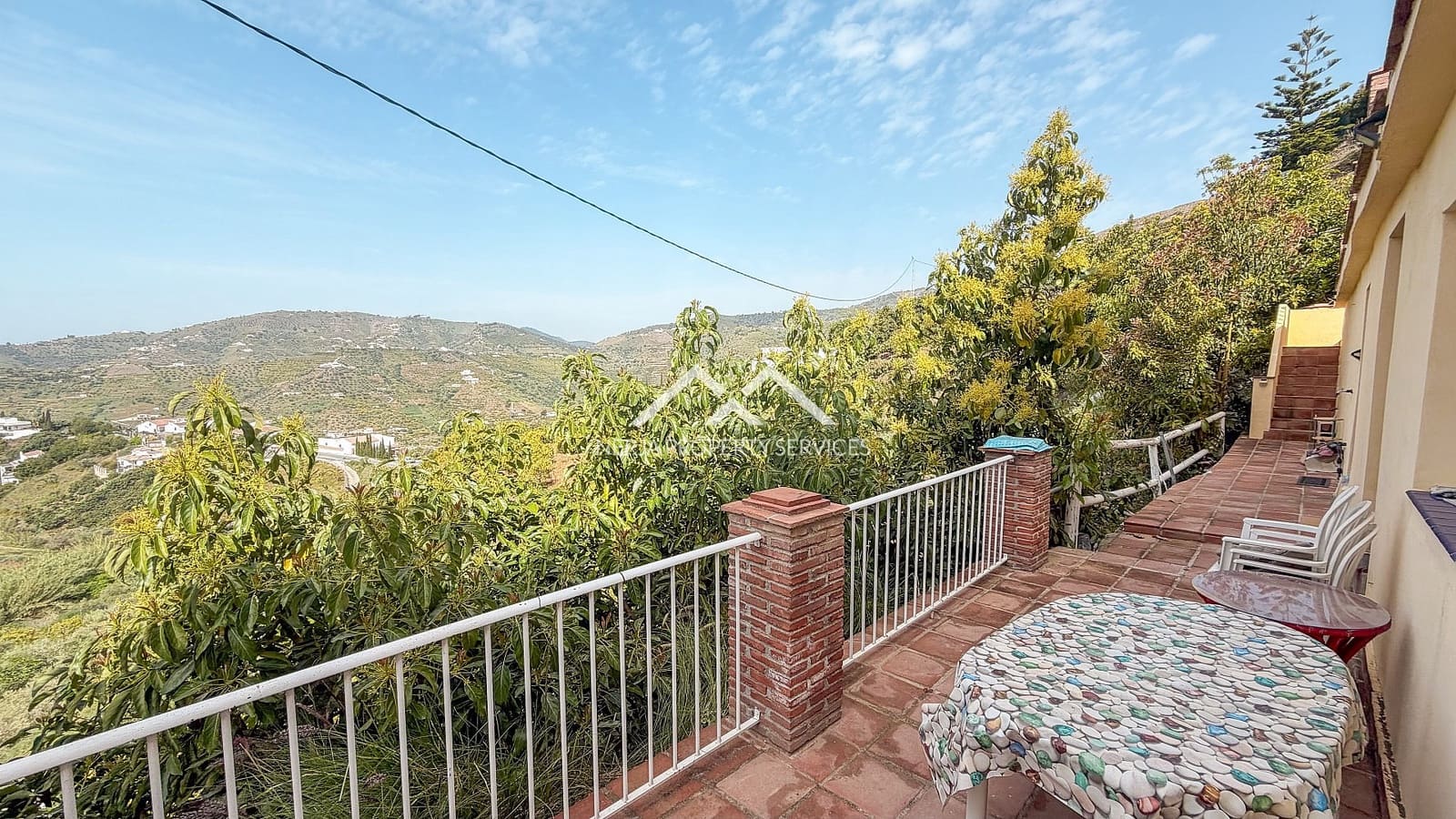 3 slaapkamer Villa te huur in Torrox met zwembad garage - € 1.500 (Ref: 9838244)