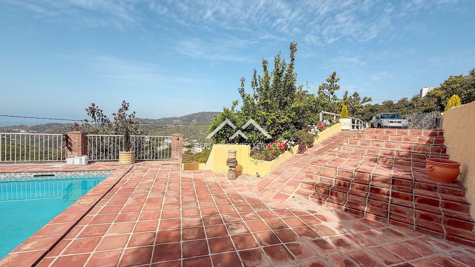 3 slaapkamer Villa te huur in Torrox met zwembad garage - € 1.500 (Ref: 9838244)