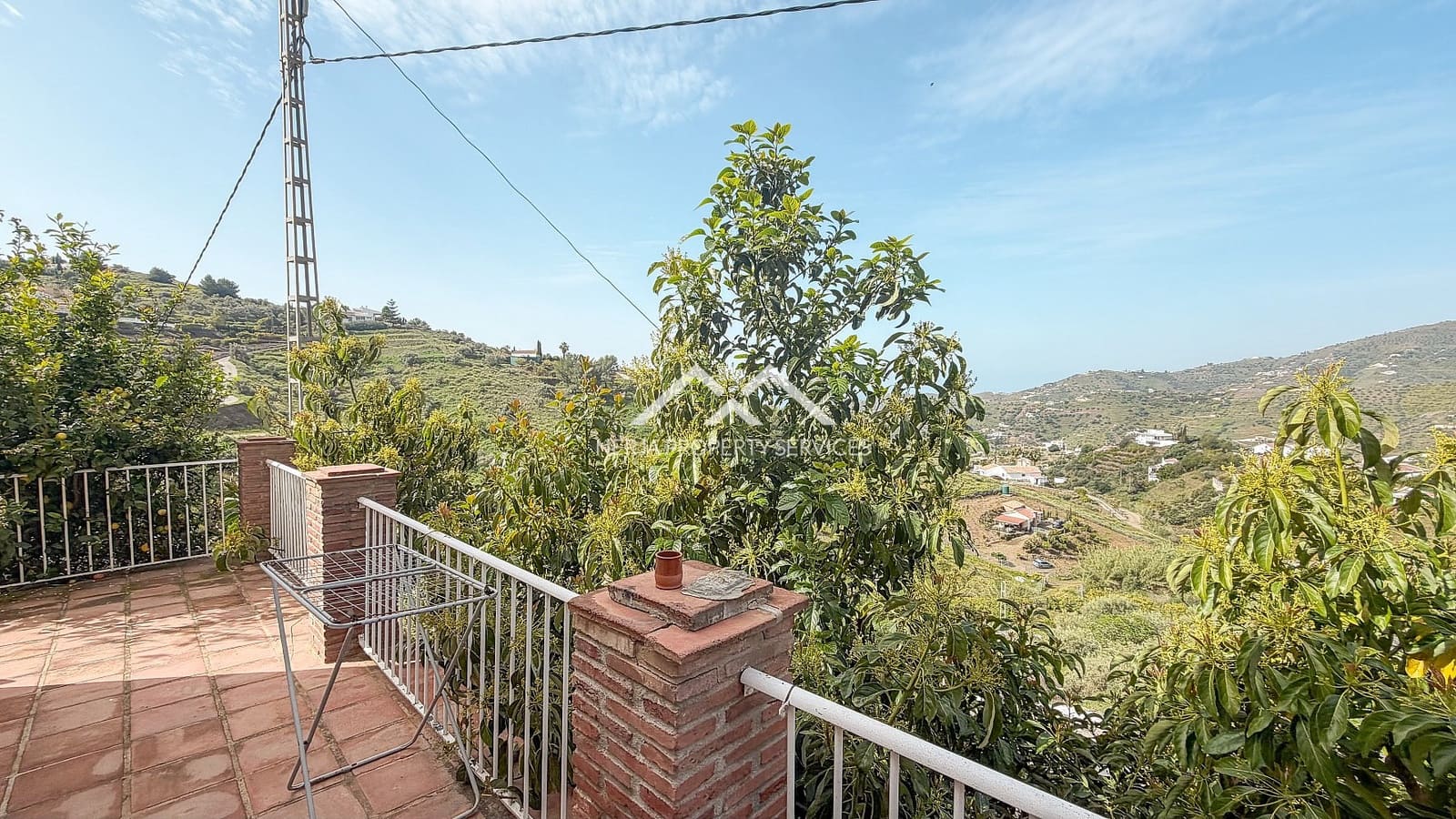 3 slaapkamer Villa te huur in Torrox met zwembad garage - € 1.500 (Ref: 9838244)