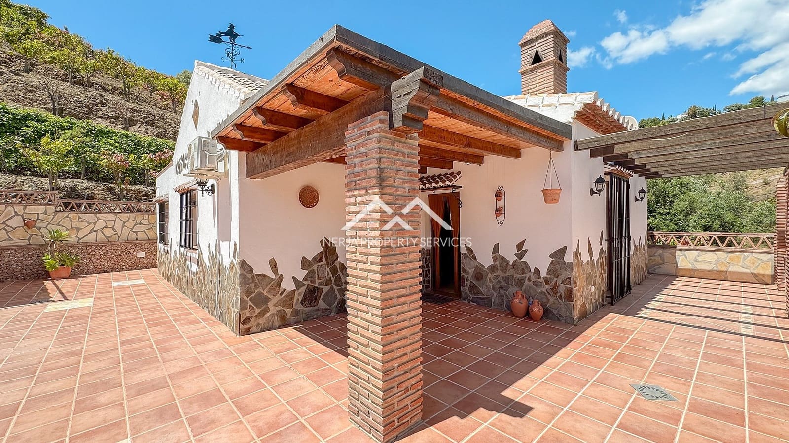 3 slaapkamer Villa te koop in Frigiliana met zwembad garage - € 480.000 (Ref: 9844194)