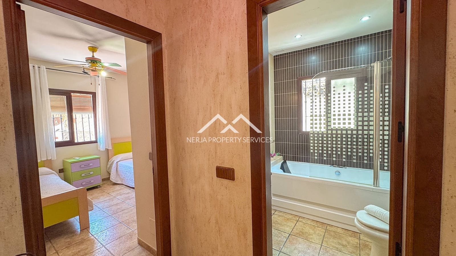 3 slaapkamer Villa te koop in Frigiliana met zwembad garage - € 480.000 (Ref: 9844194)