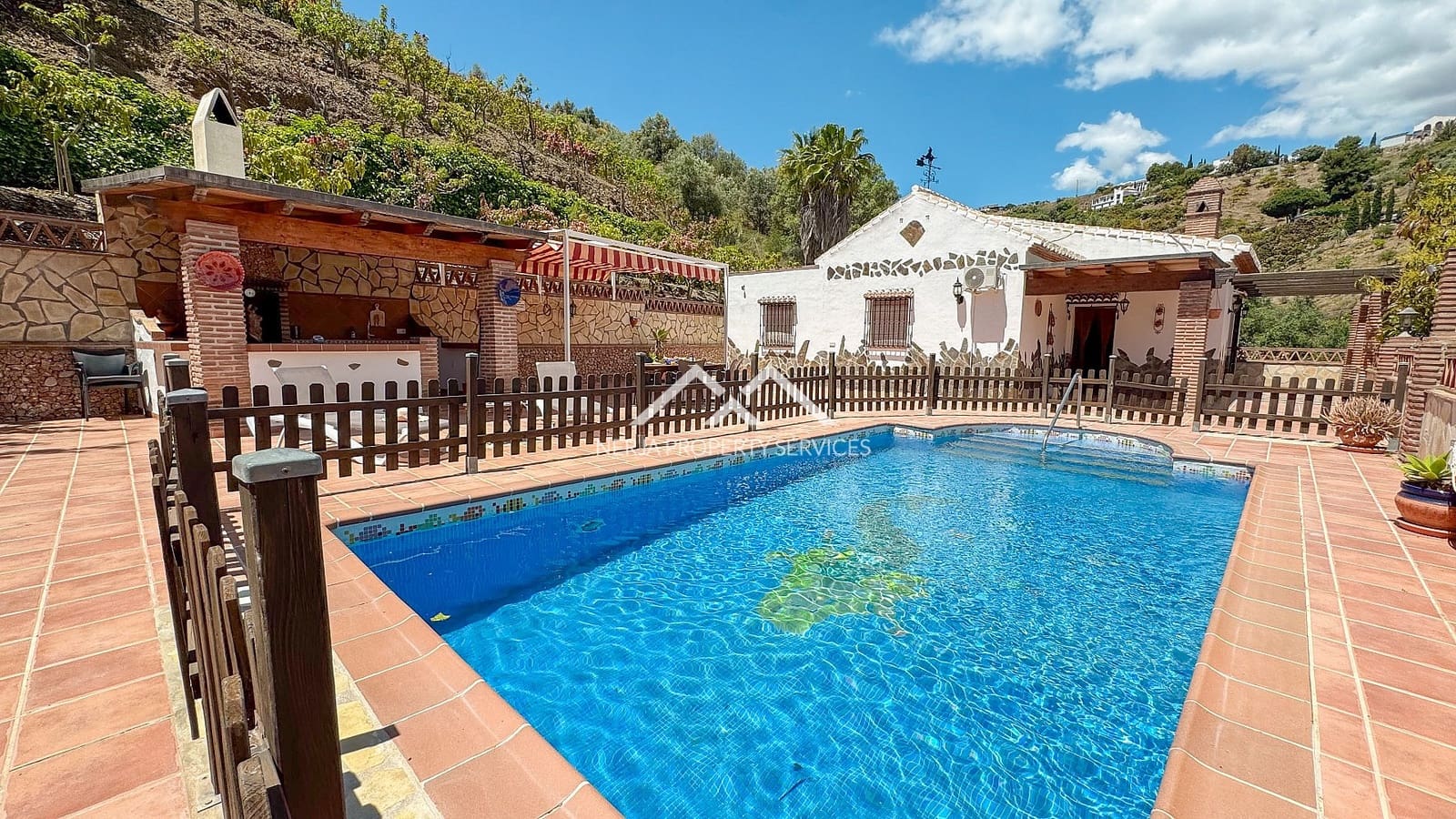 3 slaapkamer Villa te koop in Frigiliana met zwembad garage - € 480.000 (Ref: 9844194)