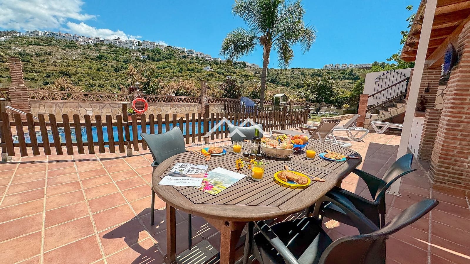 3 slaapkamer Villa te koop in Frigiliana met zwembad garage - € 480.000 (Ref: 9844194)