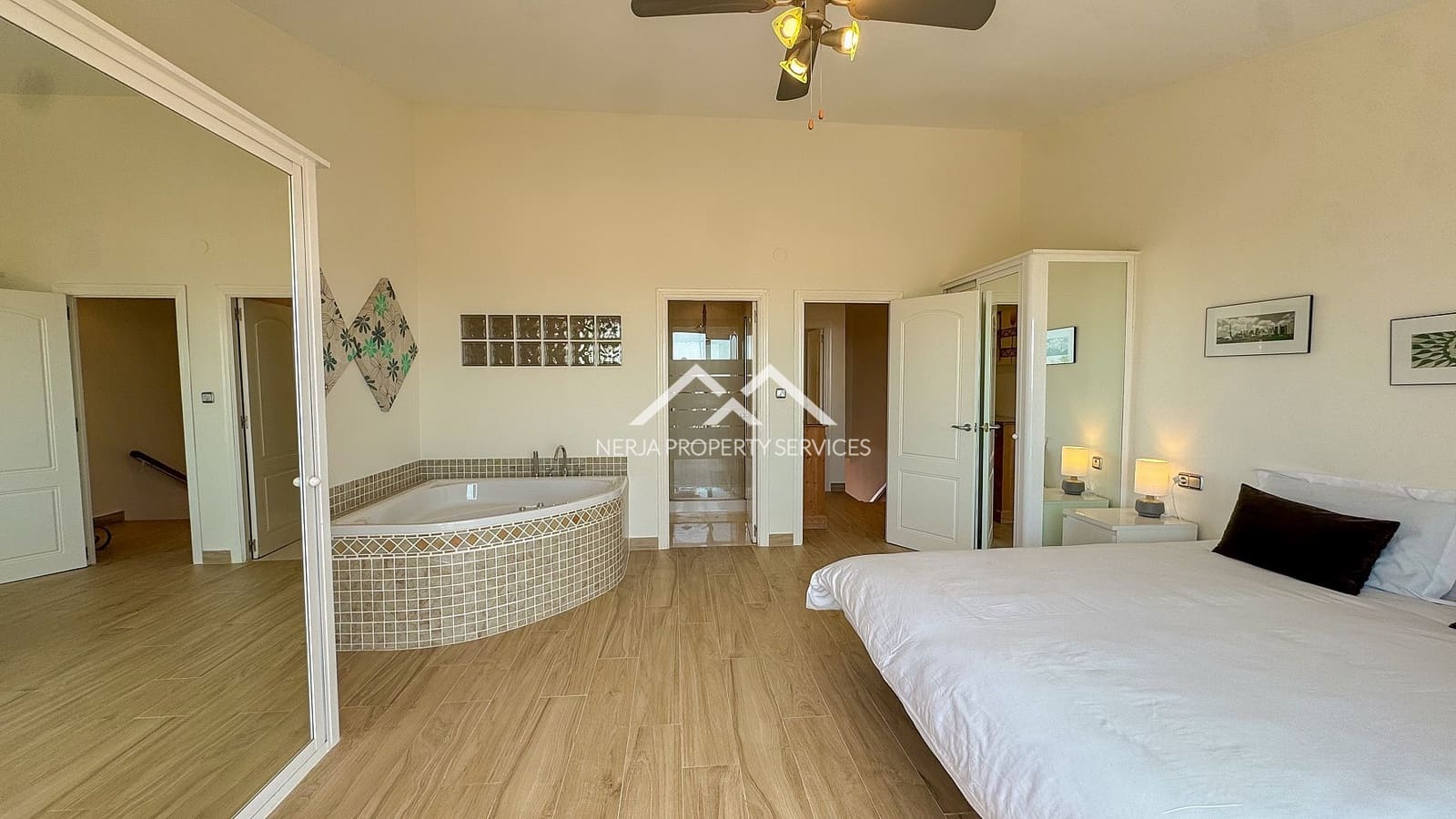 2 bedroom Townhouse for sale in Nerja - € 399,000 (Ref: 9844470)