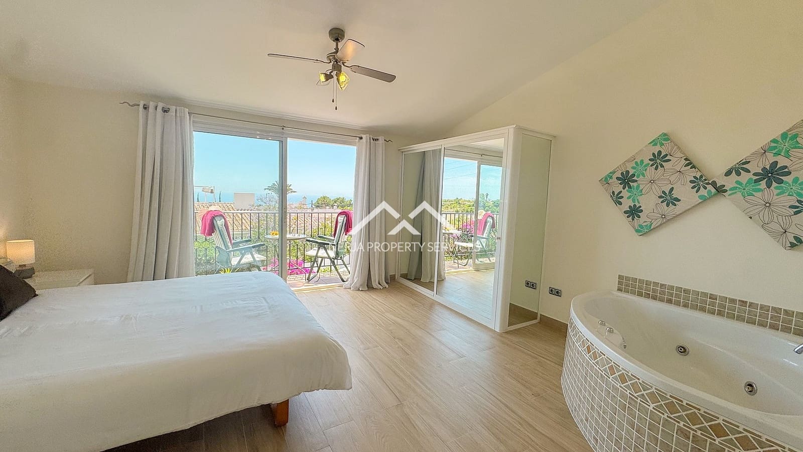 2 bedroom Townhouse for sale in Nerja - € 399,000 (Ref: 9844470)