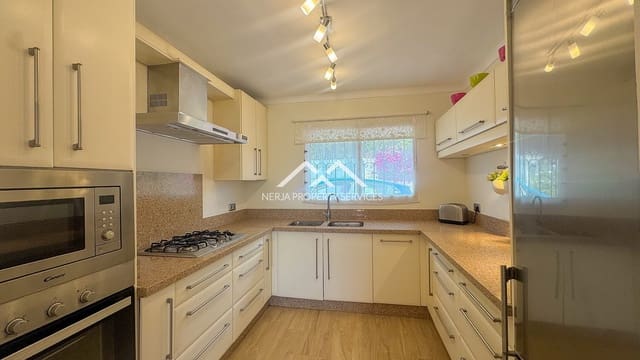 2 slaapkamer Huis te koop in Capistrano, Nerja - € 399.000 (Ref: 9844470)