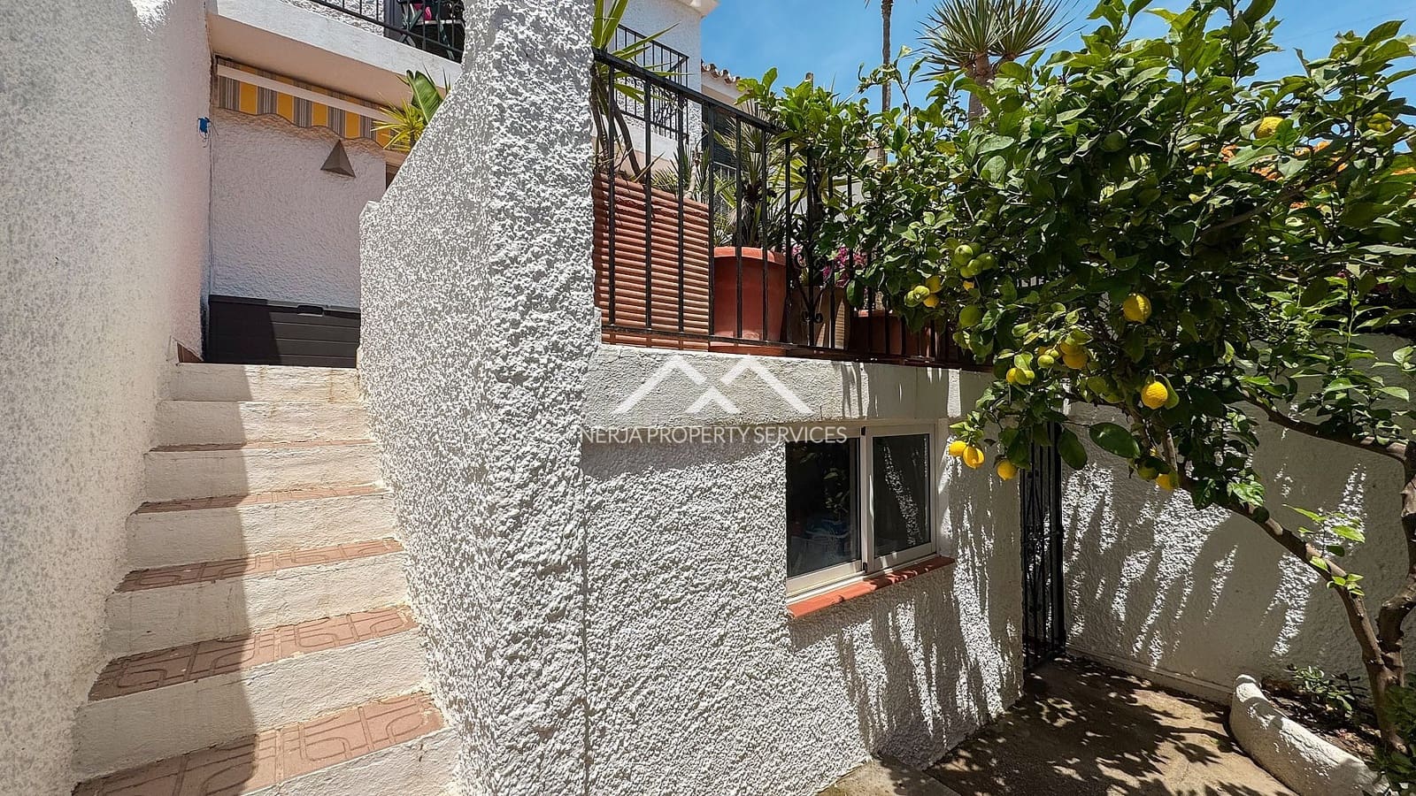 2 bedroom Townhouse for sale in Nerja - € 399,000 (Ref: 9844470)