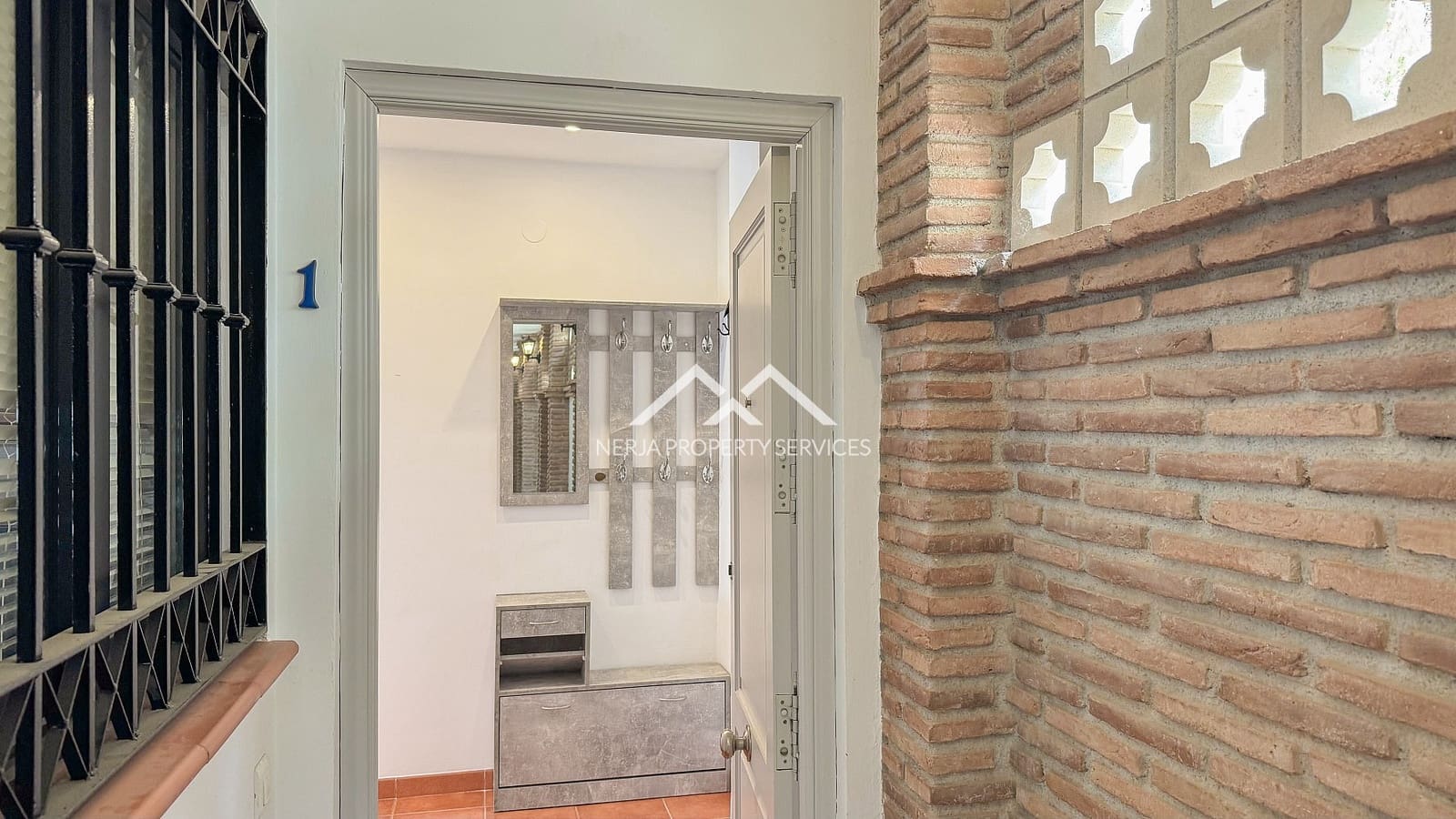 1 bedroom Apartment for sale in Frigiliana - € 230,000 (Ref: 9880000)