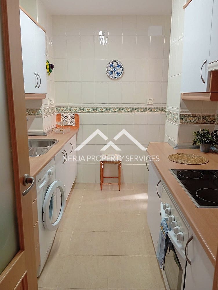 2 soveværelse Lejlighed til leje i Nerja med swimmingpool - € 1.180 (Ref: 9882587)