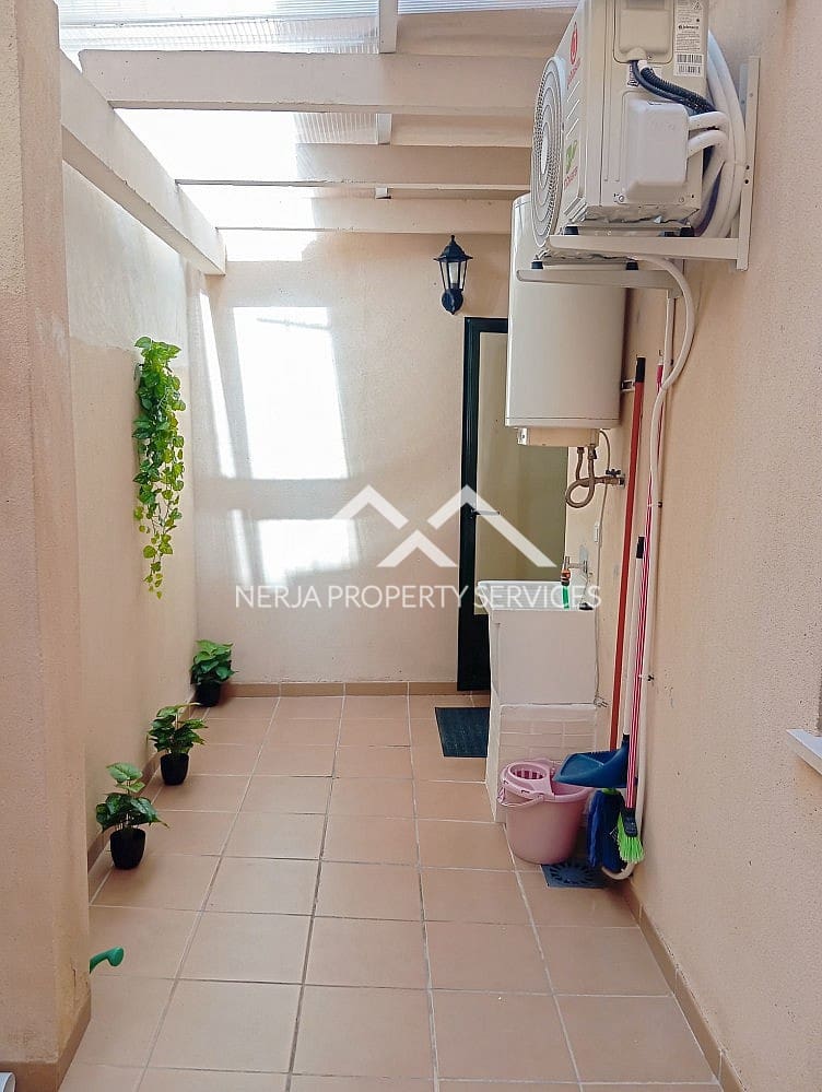 2 soveværelse Lejlighed til leje i Nerja med swimmingpool - € 1.180 (Ref: 9882587)