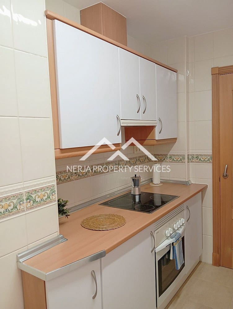2 soveværelse Lejlighed til leje i Nerja med swimmingpool - € 1.180 (Ref: 9882587)