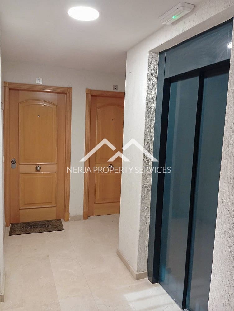 2 soveværelse Lejlighed til leje i Nerja med swimmingpool - € 1.180 (Ref: 9882587)