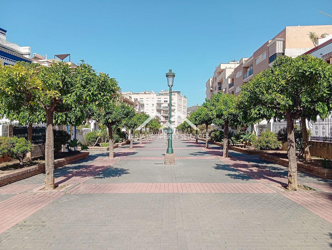2 soveværelse Lejlighed til leje i Nerja med swimmingpool - € 1.180 (Ref: 9882587)