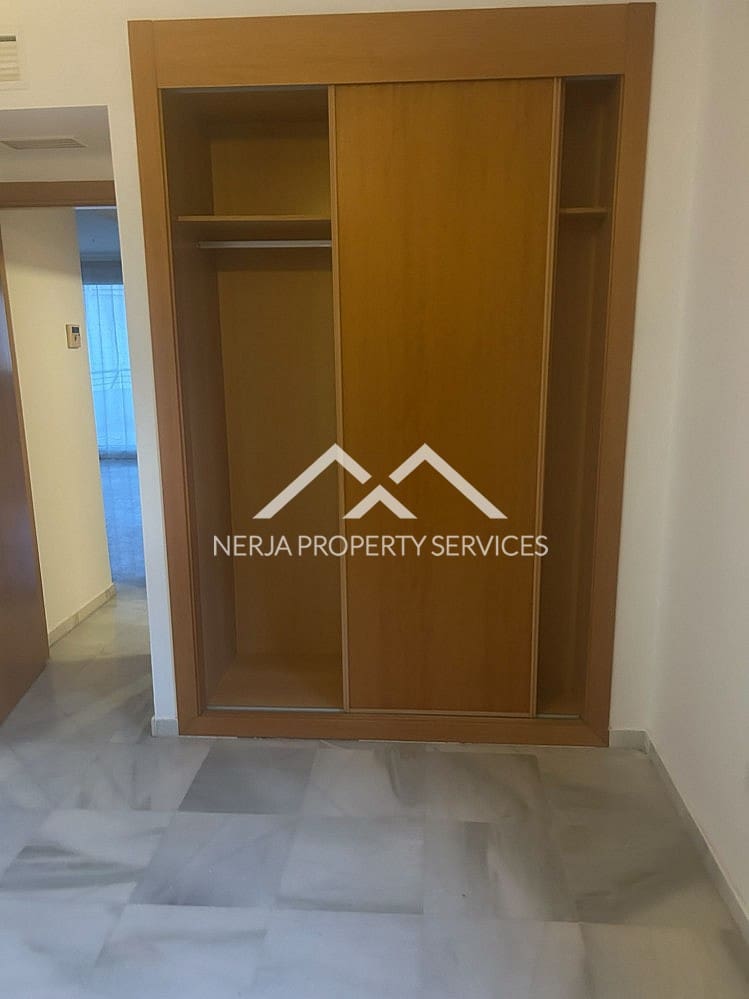 2 soveværelse Lejlighed til leje i Nerja med swimmingpool - € 1.100 (Ref: 9889264)