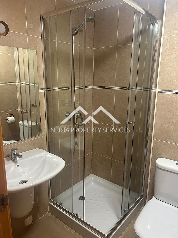 2 soveværelse Lejlighed til leje i Nerja med swimmingpool - € 1.100 (Ref: 9889264)