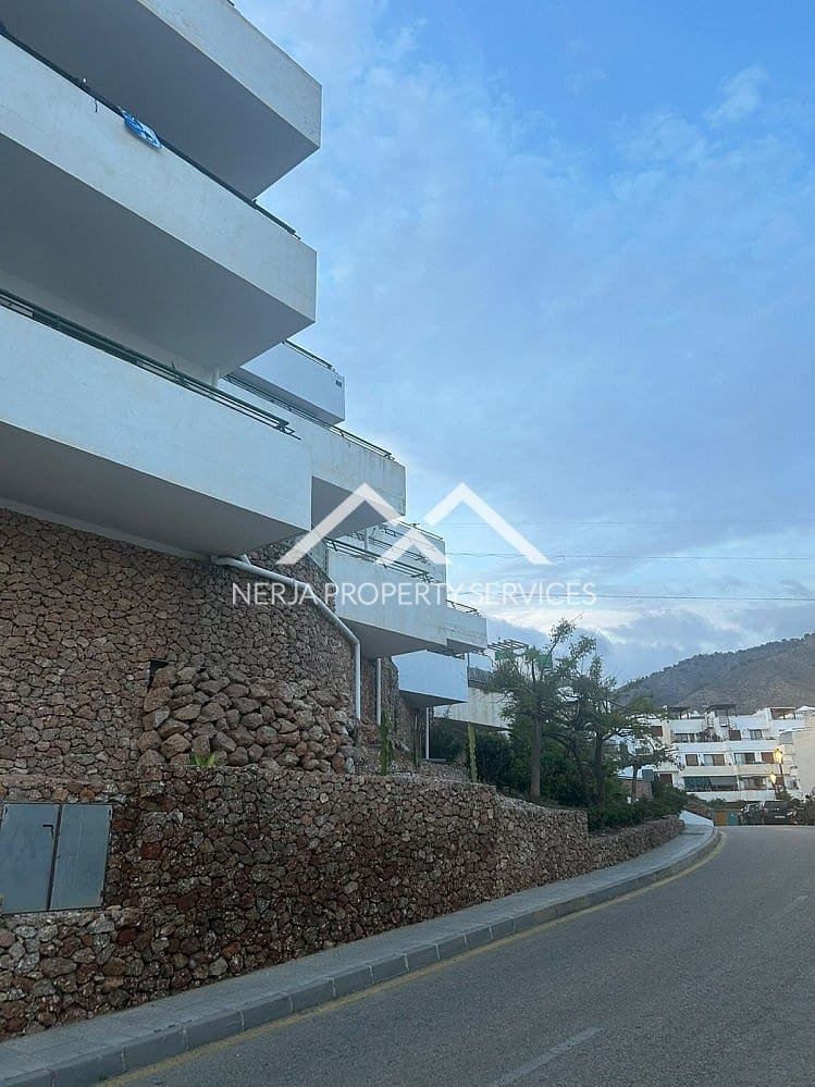 2 soveværelse Lejlighed til leje i Nerja med swimmingpool - € 1.100 (Ref: 9889264)