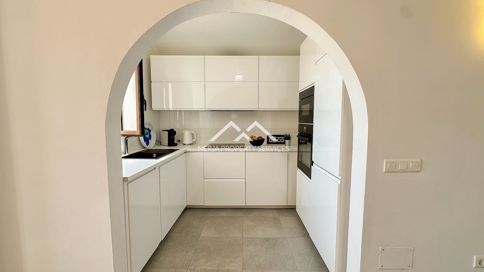 Apartamento de 2 habitaciones en Frigiliana en venta con piscina - 349.000 € (Ref: 9889358)