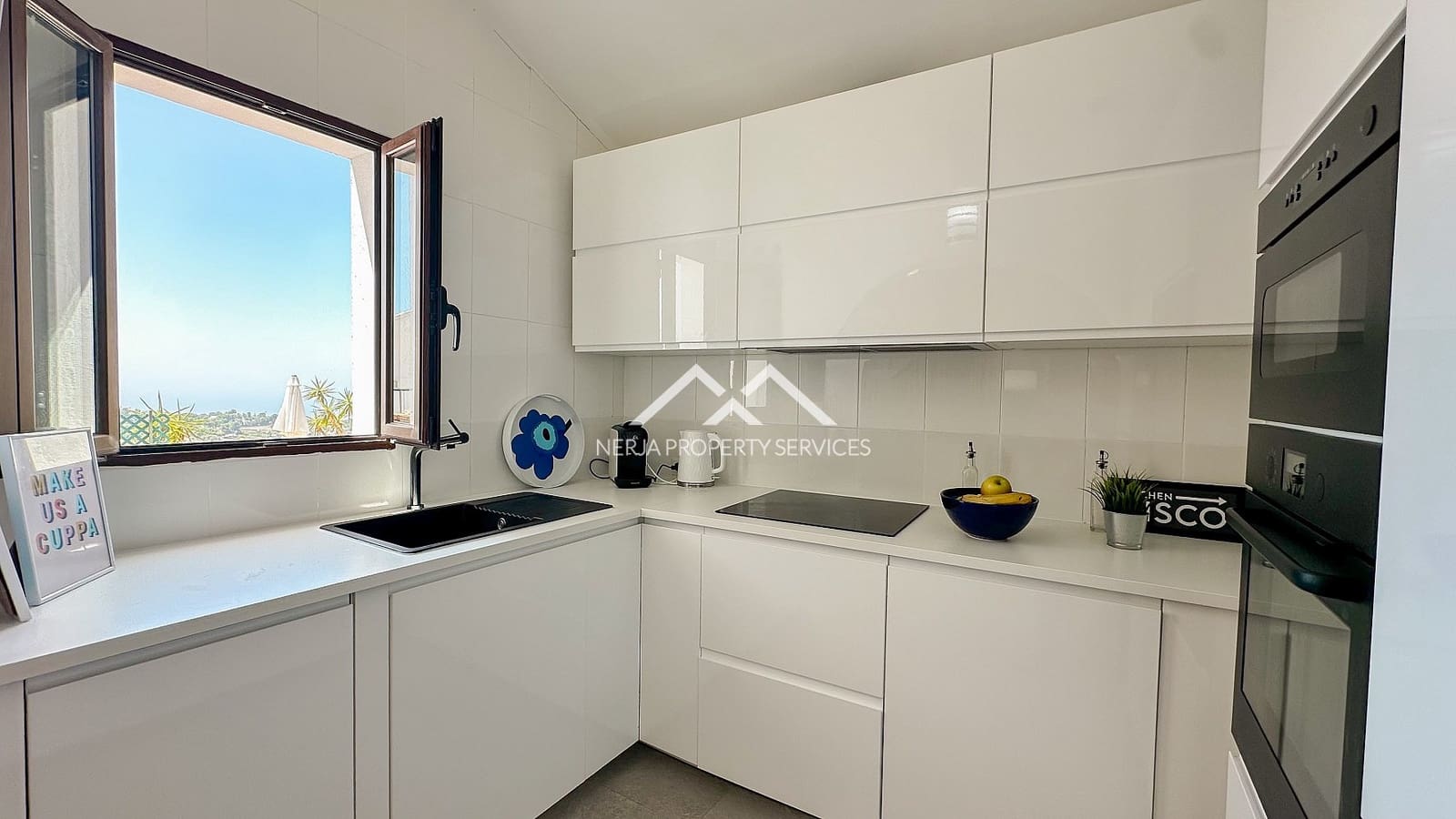 Apartamento de 2 habitaciones en Frigiliana en venta con piscina - 349.000 € (Ref: 9889358)