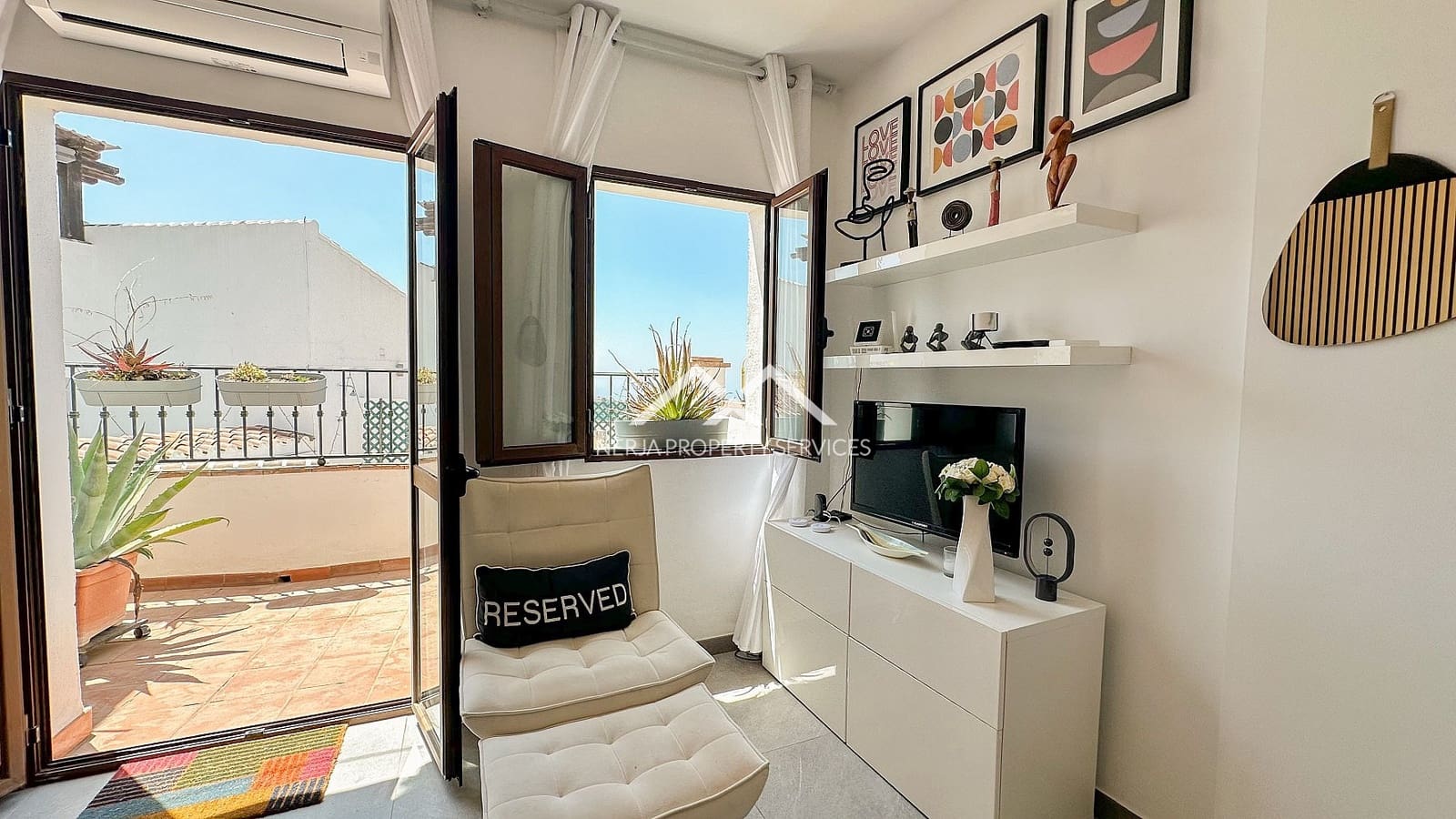 Apartamento de 2 habitaciones en Frigiliana en venta con piscina - 349.000 € (Ref: 9889358)