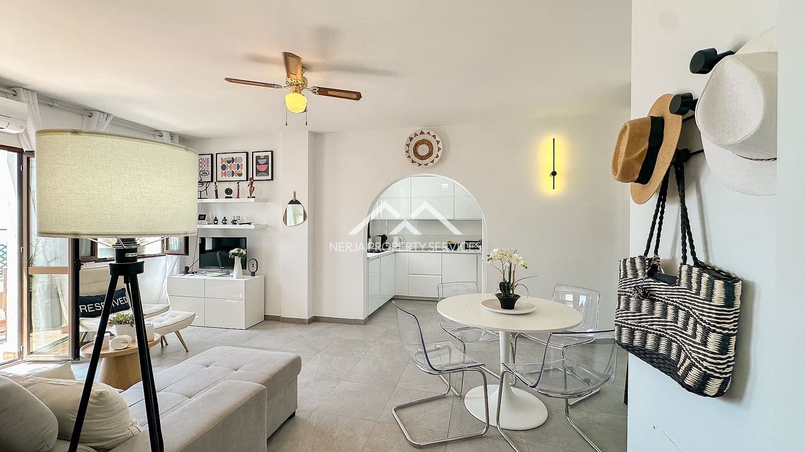 Apartamento de 2 habitaciones en Frigiliana en venta con piscina - 349.000 € (Ref: 9889358)