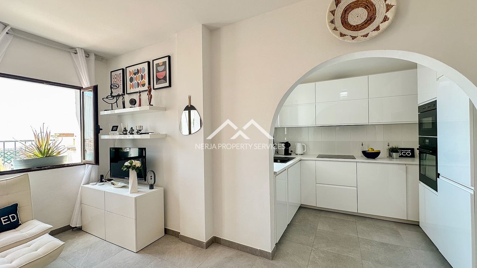 Apartamento de 2 habitaciones en Frigiliana en venta con piscina - 349.000 € (Ref: 9889358)