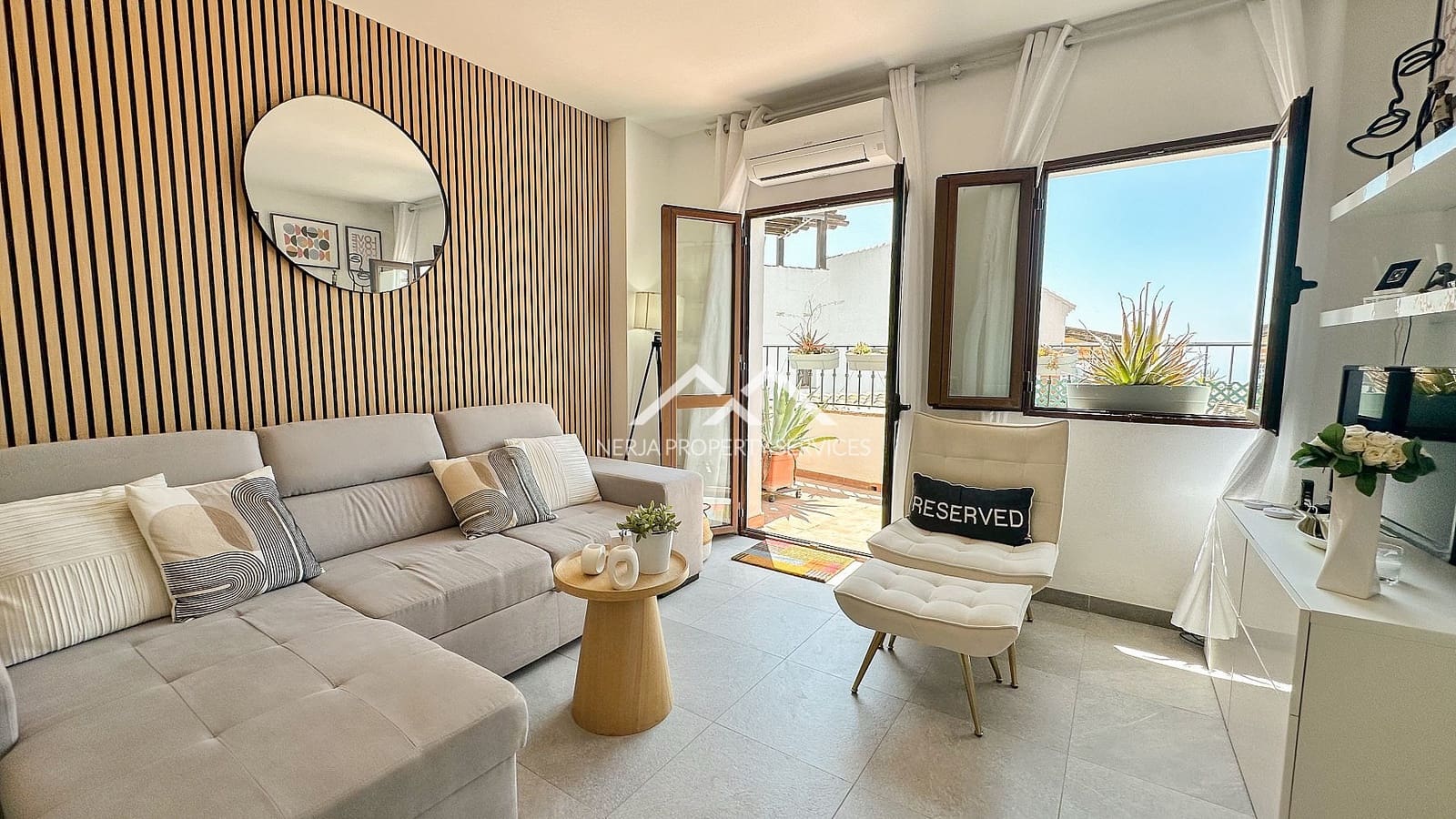 Apartamento de 2 habitaciones en Frigiliana en venta con piscina - 349.000 € (Ref: 9889358)
