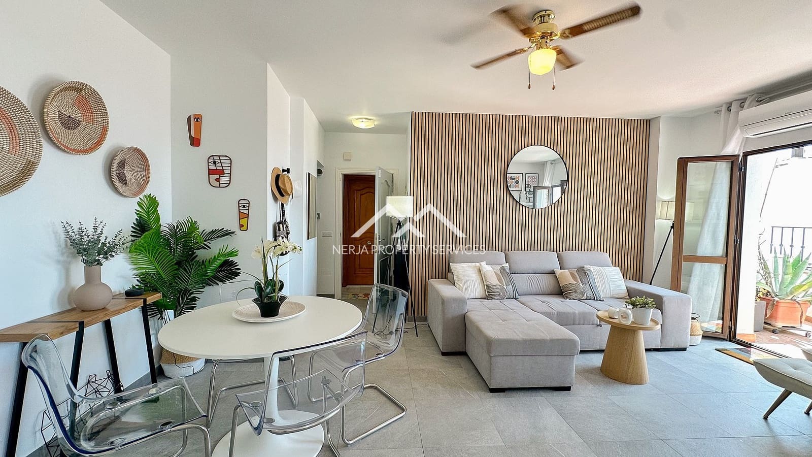 Apartamento de 2 habitaciones en Frigiliana en venta con piscina - 349.000 € (Ref: 9889358)